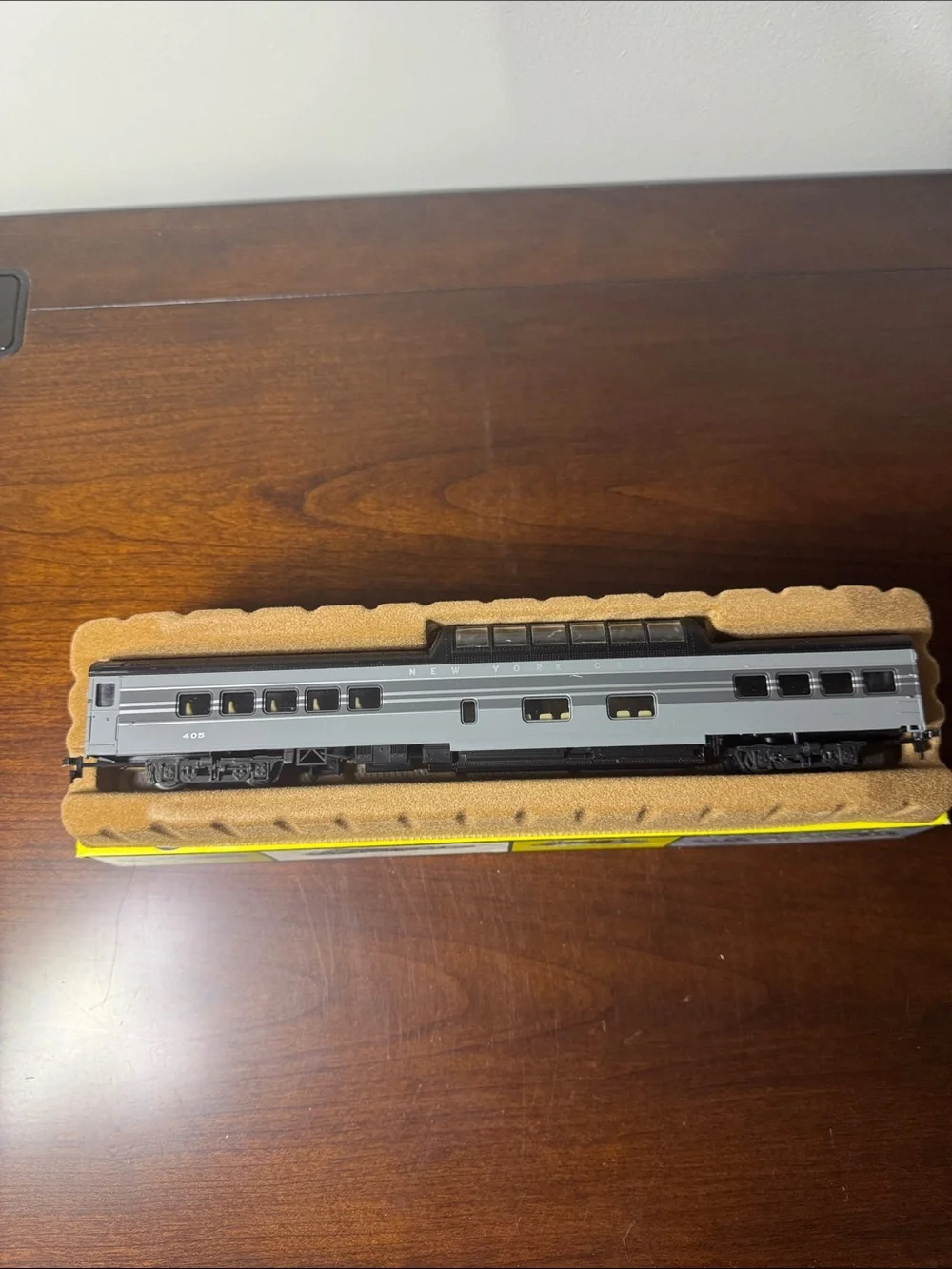 AHM/Rivarossi New York Central 1930’s HO Scale 7 Piece Passenger Car Set (New)